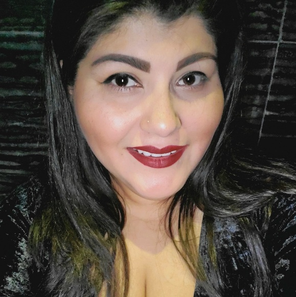 Meet your Posher, Isabel - Picture 3 of 5